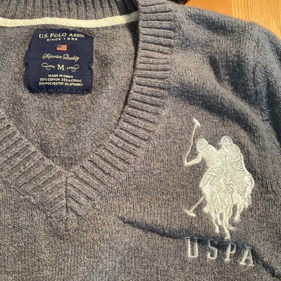 Polo v neck sweater - Picture 2 of 3
